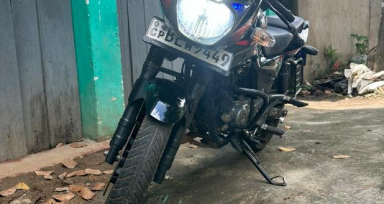 BAJAJ PULSAR 180 2017