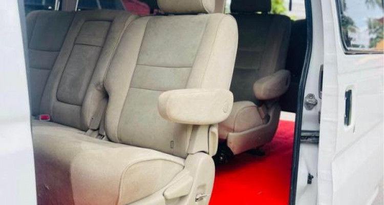 NISSAN CARAVAN 1993