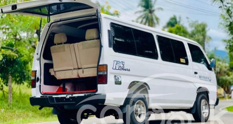 NISSAN CARAVAN 1993