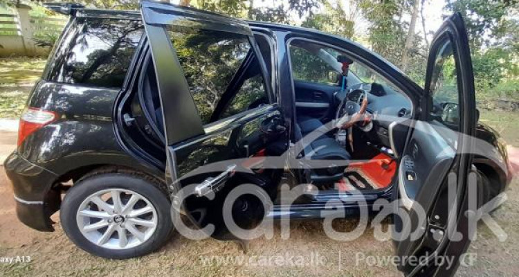 TOYOTA IST 2005