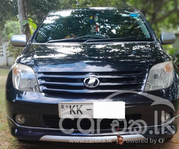 TOYOTA IST 2005