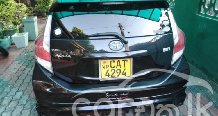 TOYOTA AQUA 2016