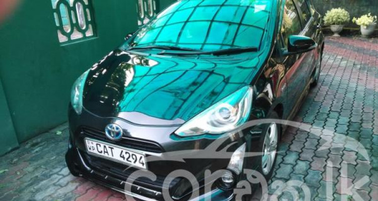 TOYOTA AQUA 2016