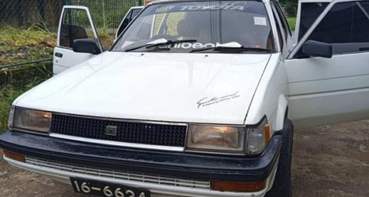 TOYOTA COROLLA AE81 1986