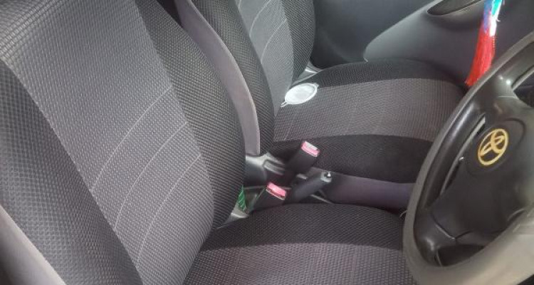 TOYOTA VITZ 2002