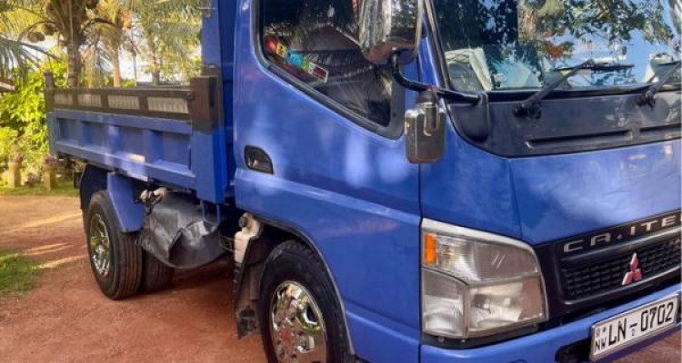 MITSUBISHI CANTER 2005