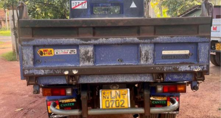 MITSUBISHI CANTER 2005