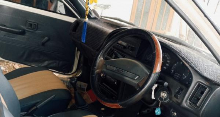 TOYOTA COROLLA 1990