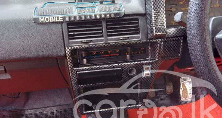 MAZDA FAMILIA 1987