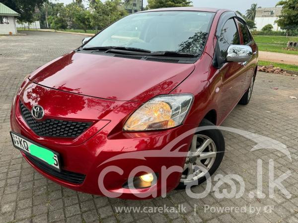 TOYOTA YARIS 2011