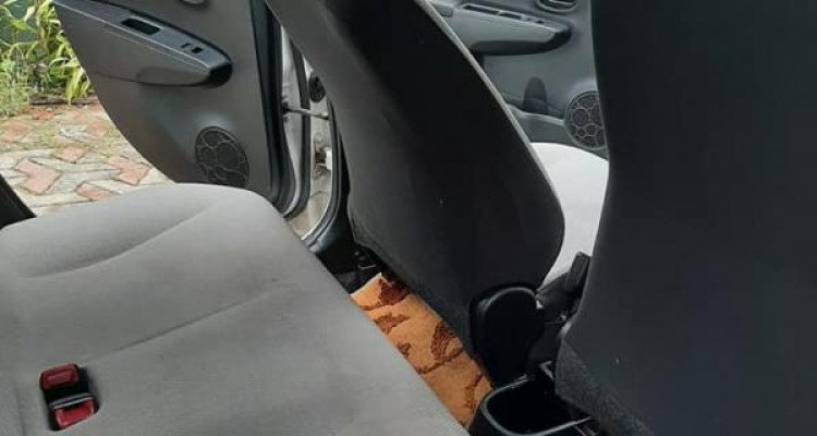 TOYOTA VITZ 2013