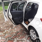 TOYOTA VITZ 2013