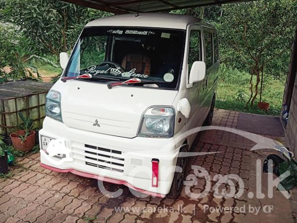 MITSUBISHI MINICAB 2000