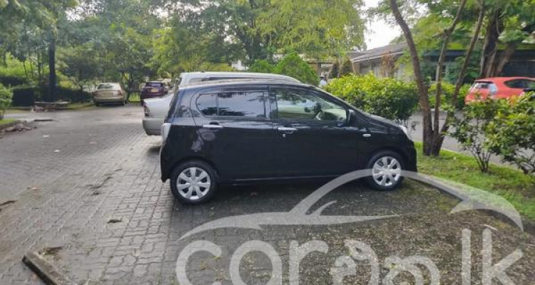 TOYOTA PIXIS 2016