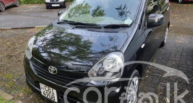 TOYOTA PIXIS 2016