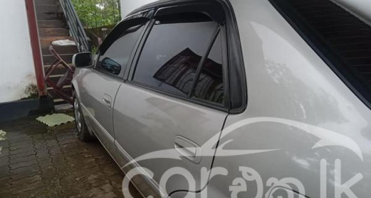 TOYOTA COROLLA 2000