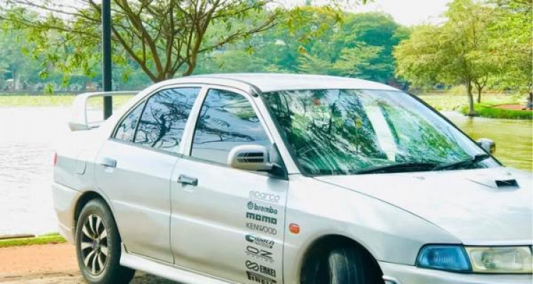 MITSUBISHI LANCER CK1 1999