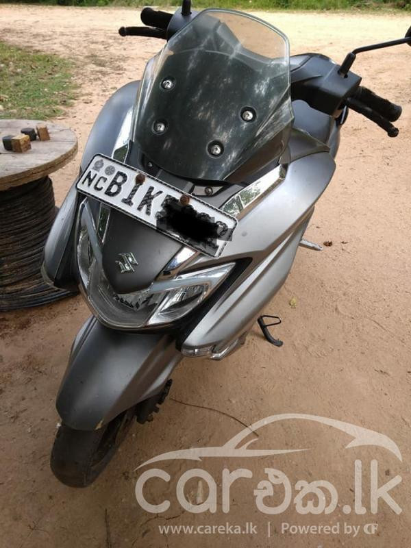 SUZUKI BURGMAN 2019