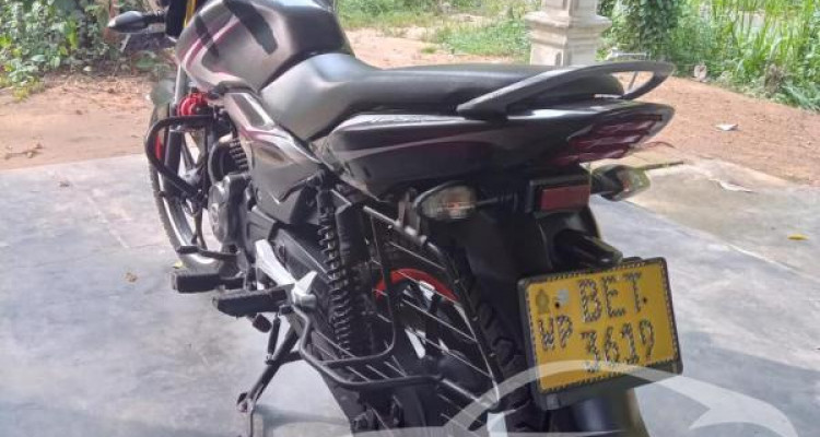 BAJAJ DISCOVER 2016