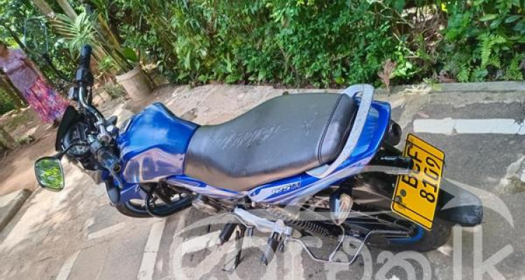 BAJAJ DISCOVER 2015