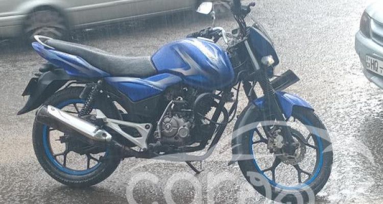 BAJAJ DISCOVER 2015