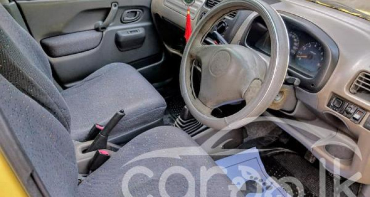 SUZUKI SWIFT 2001