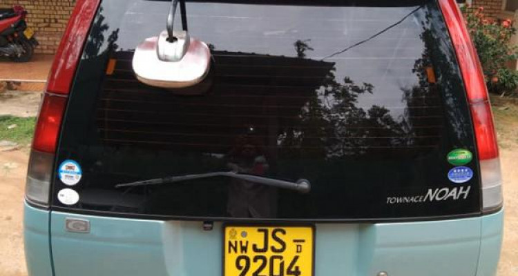 TOYOTA NOAH CR42 2000