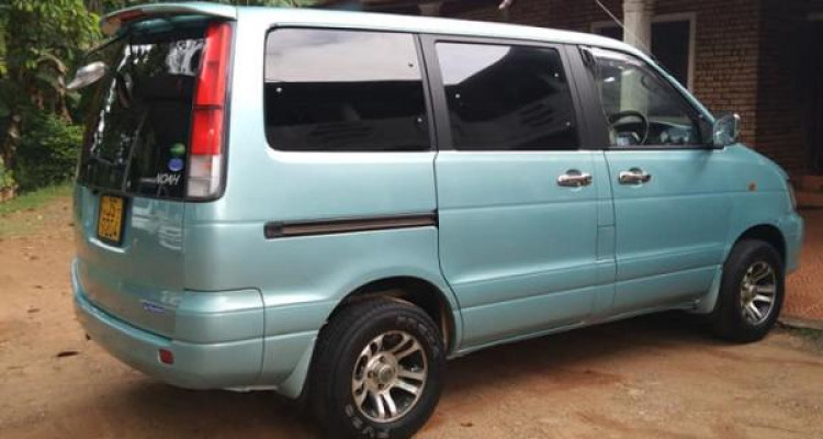 TOYOTA NOAH CR42 2000