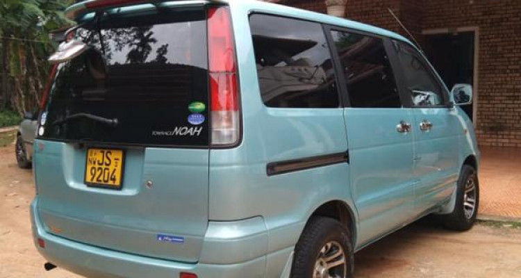 TOYOTA NOAH CR42 2000