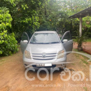 TOYOTA IST 2002