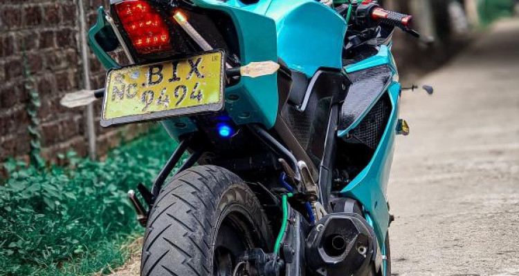 YAMAHA R15 2020