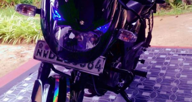 BAJAJ PULSAR 180 2016