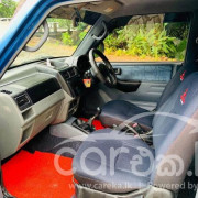 MITSUBISHI PAJERO 2001