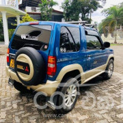 MITSUBISHI PAJERO 2001