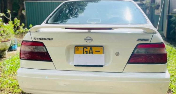 NISSAN BLUEBIRD 1998