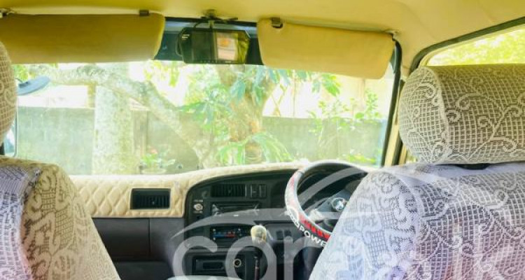 NISSAN CARAVAN 1994