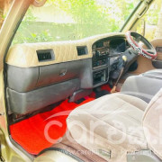 NISSAN CARAVAN 1994