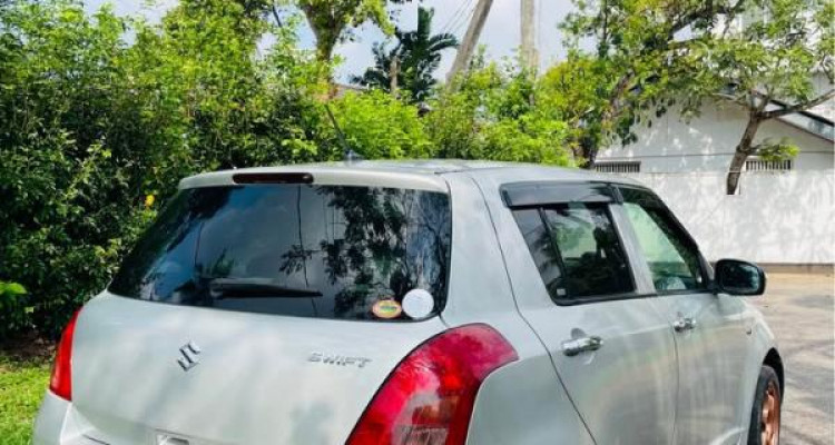 SUZUKI SWIFT 2005