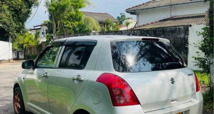 SUZUKI SWIFT 2005