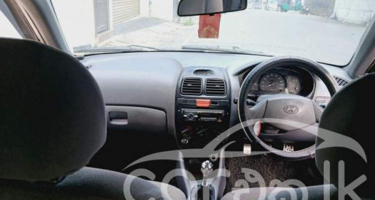 HYUNDAI ACCENT 2001