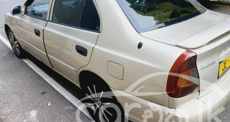 HYUNDAI ACCENT 2001