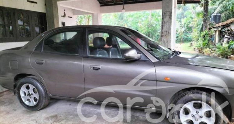 DAEWOO NUBIRA 2000