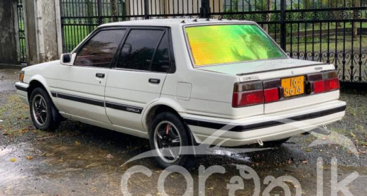 TOYOTA COROLLA AE81 1986