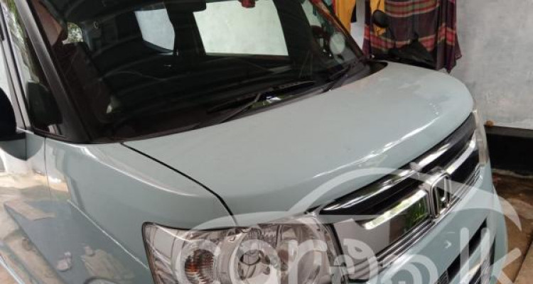 HONDA N-BOX FLASH 2016