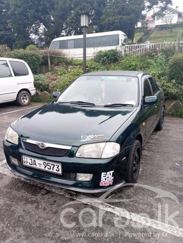 MAZDA 323 2000
