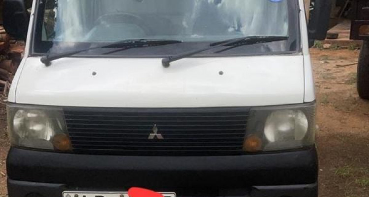 MITSUBISHI BUDDY 2006