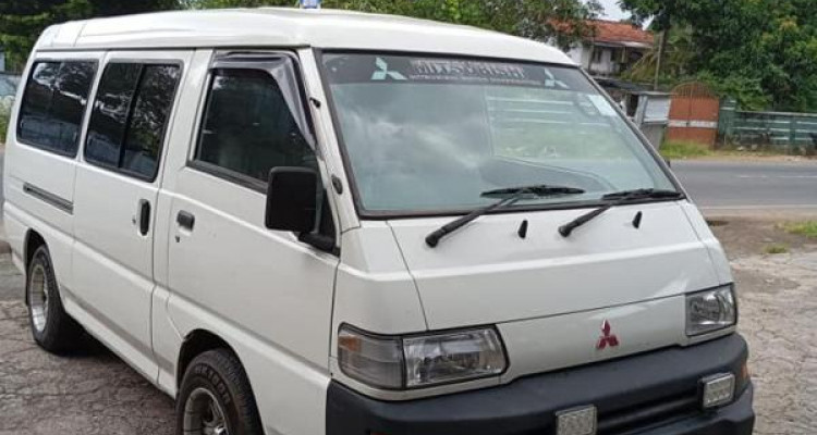 MITSUBISHI PO15 2011