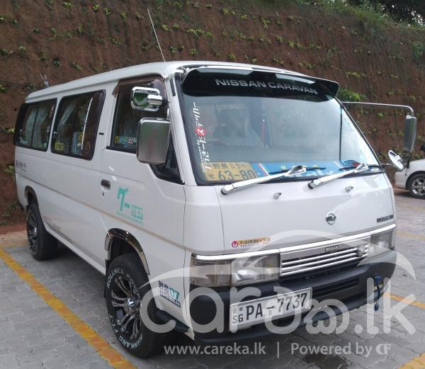 NISSAN CARAVAN 2001