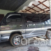 NISSAN CARAVAN 1994