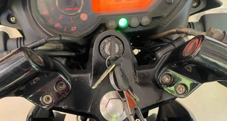 BAJAJ PULSAR 2012